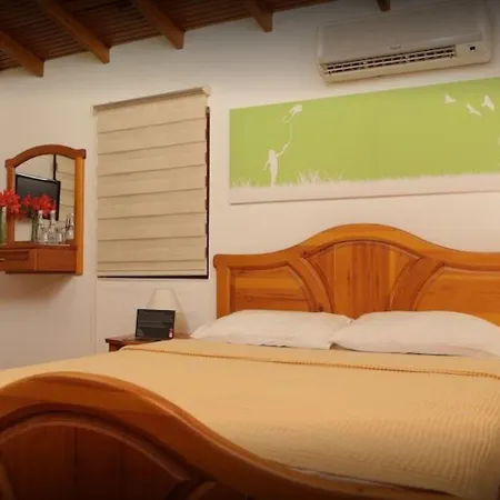 No 22 Riders' Hotell 3*