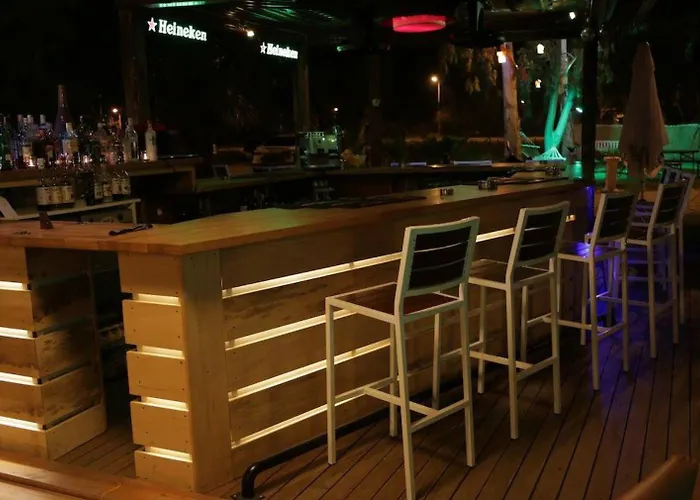 No 22 Riders' מלון אקיאקה